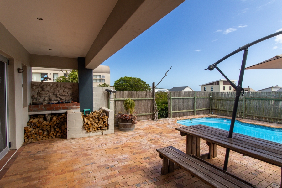 5 Bedroom Property for Sale in Myburgh Park Western Cape